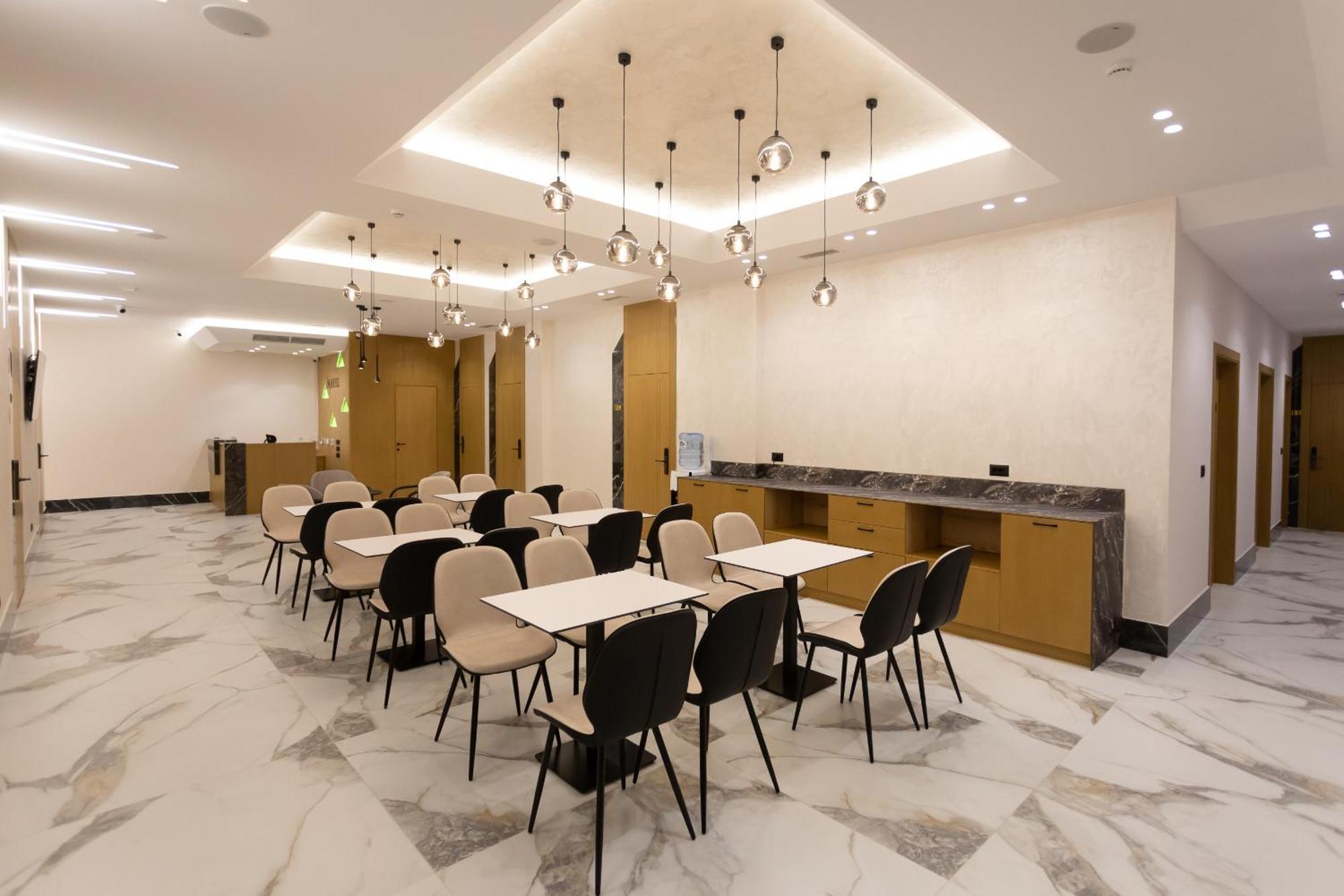 Nayel Hotel Durrës Exteriör bild